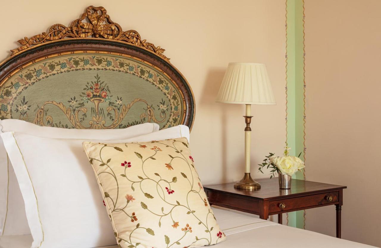Valverde Palacio De Seteais - The Leading Of The World